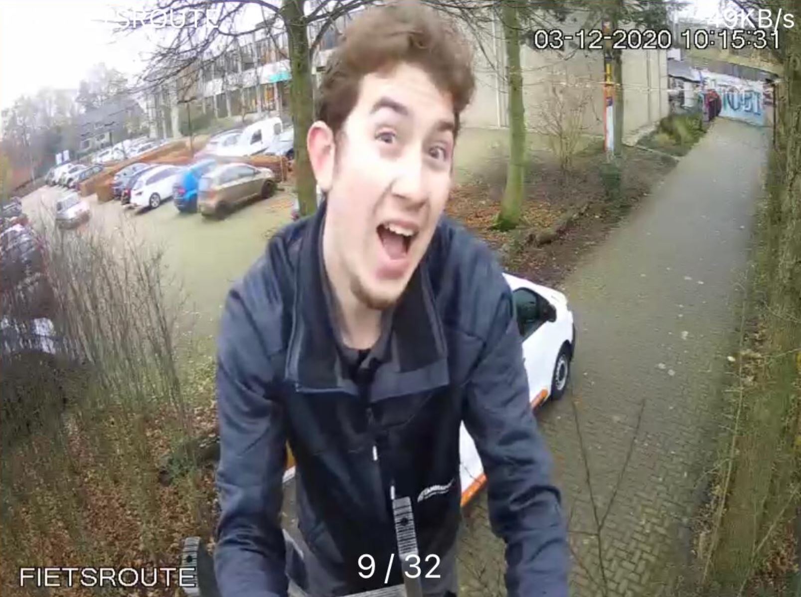 Joey van CameraInstallatie lachend op de foto