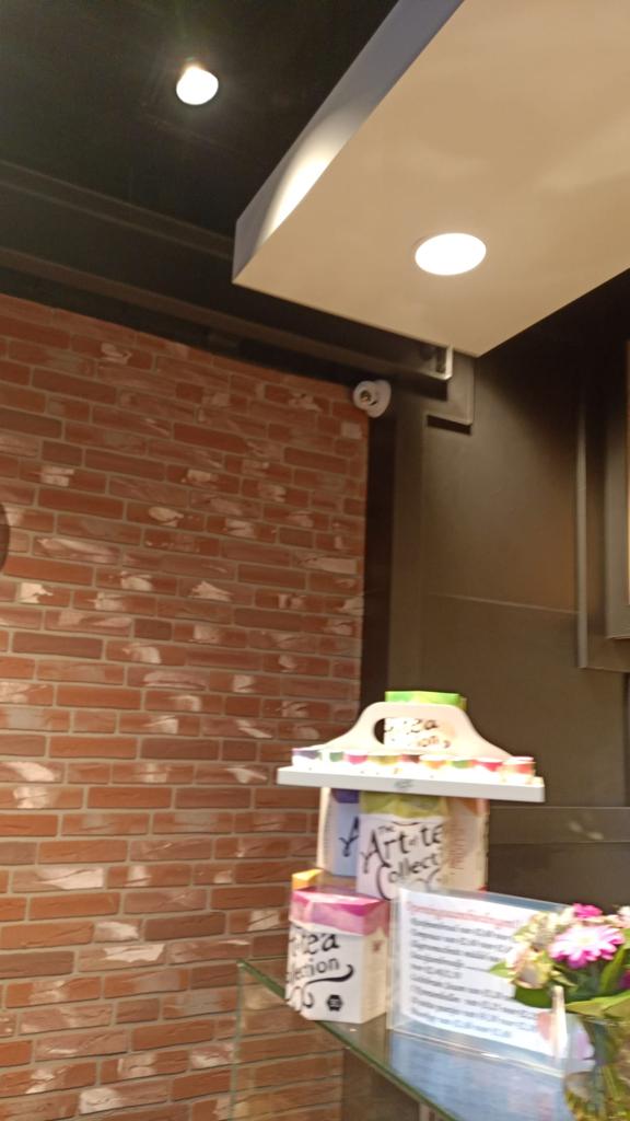 Schouw in een speciaalzaak: samen bepalen waar de camera's komen te hangen