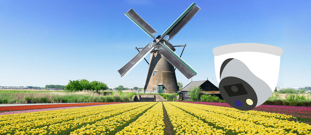 Camera met kleurennachtzicht, sirene en flitser in een landelijke omgeving