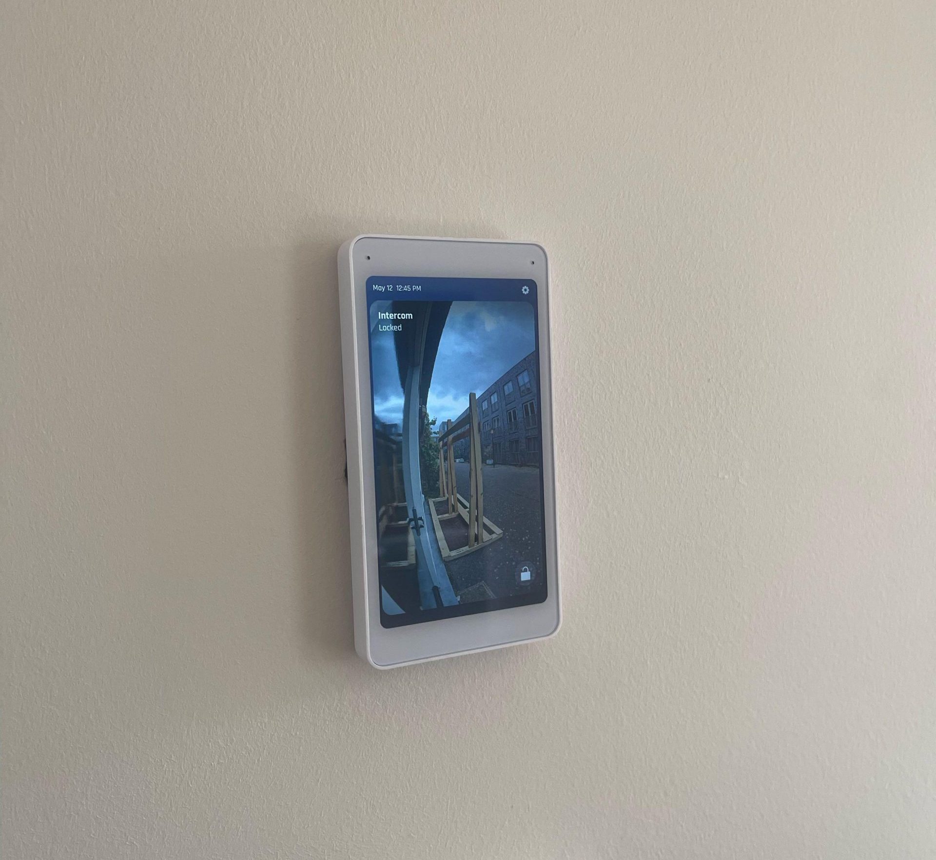 UniFi intercom installatie met touchscreen, viewer en toegangscontrole