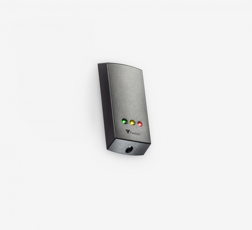 Paxton proximity-kaartlezer met groene, gele en rode statuslampjes