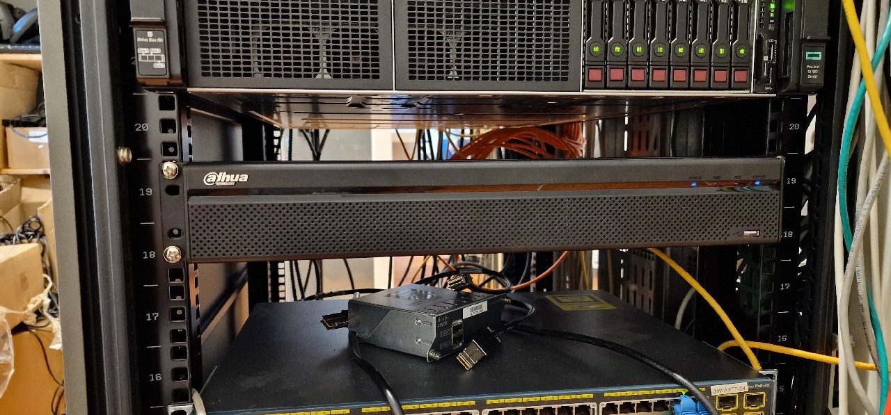 Recorder van het camerasysteem in de technische ruimte