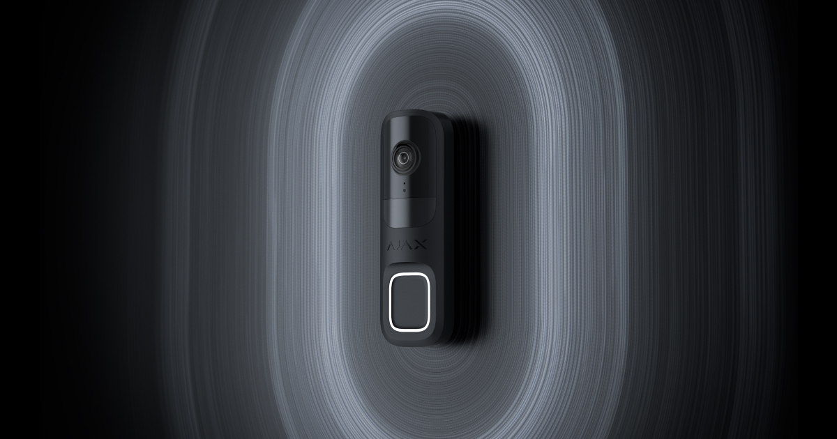 Officiele productafbeelding van de zwarte Ajax DoorBell met camera en verlichte belknop