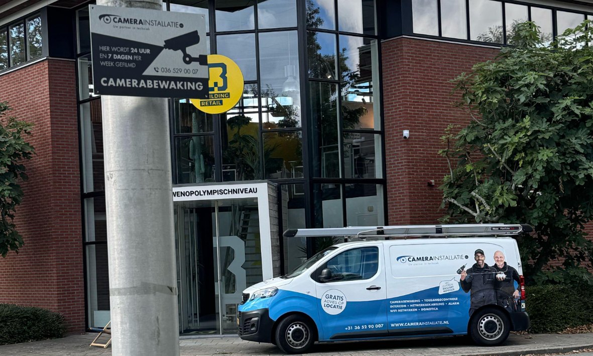 Onze servicebus met de foto's van onze eigen monteurs