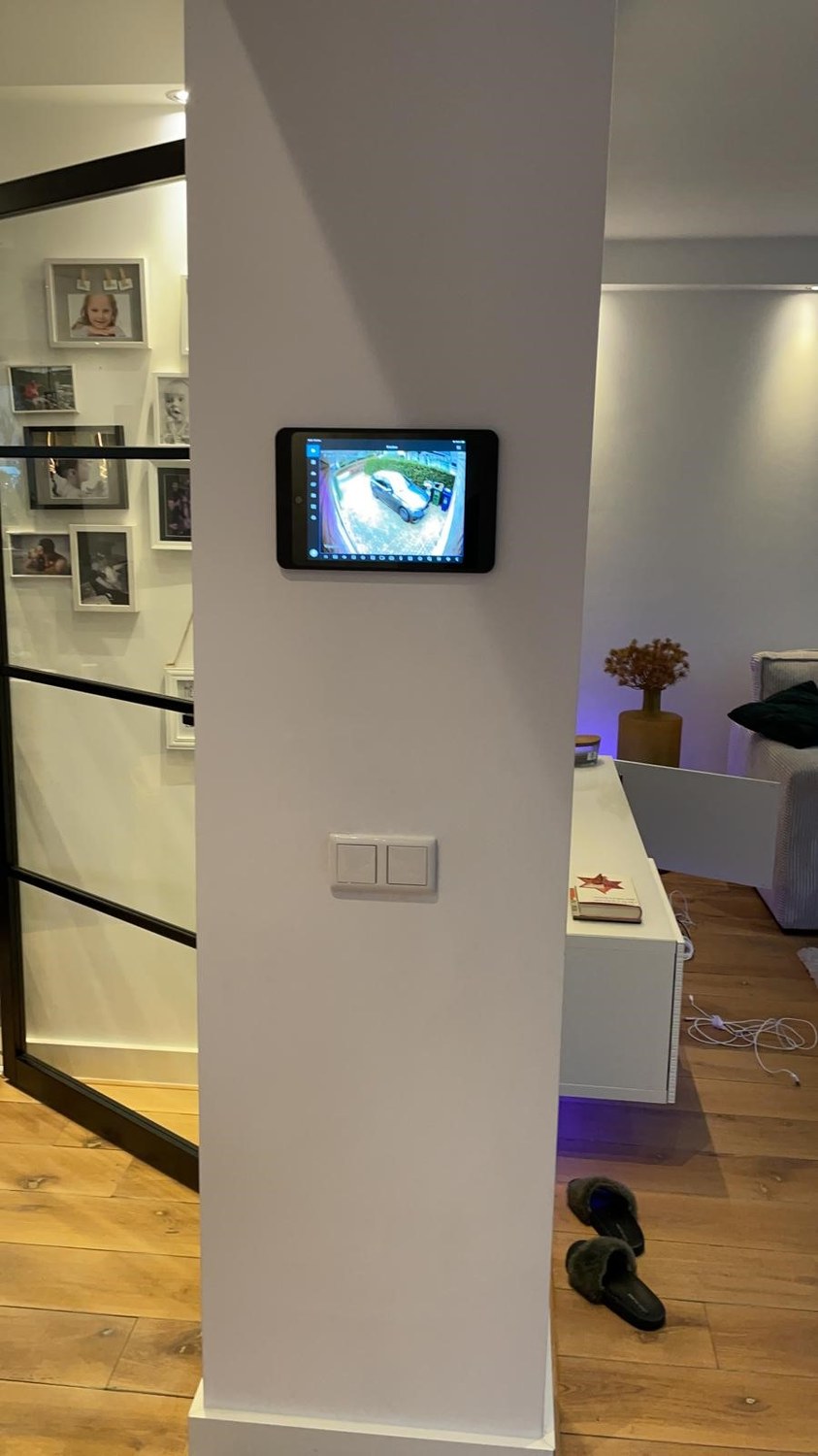 Inregelen en uitleg van het systeem op de tablet bij oplevering