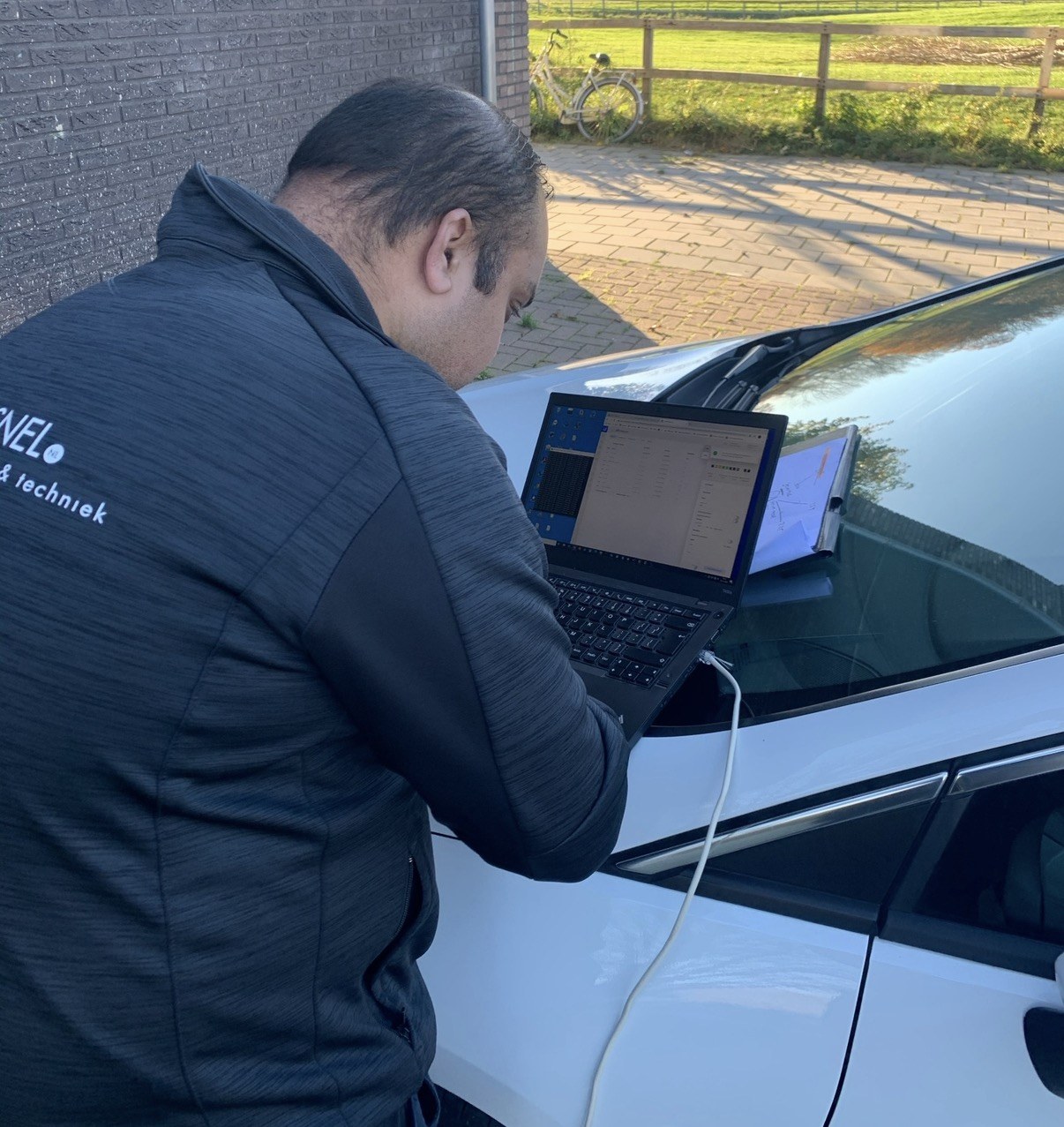 Instellen gebeurt op locatie, met de tekening erbij