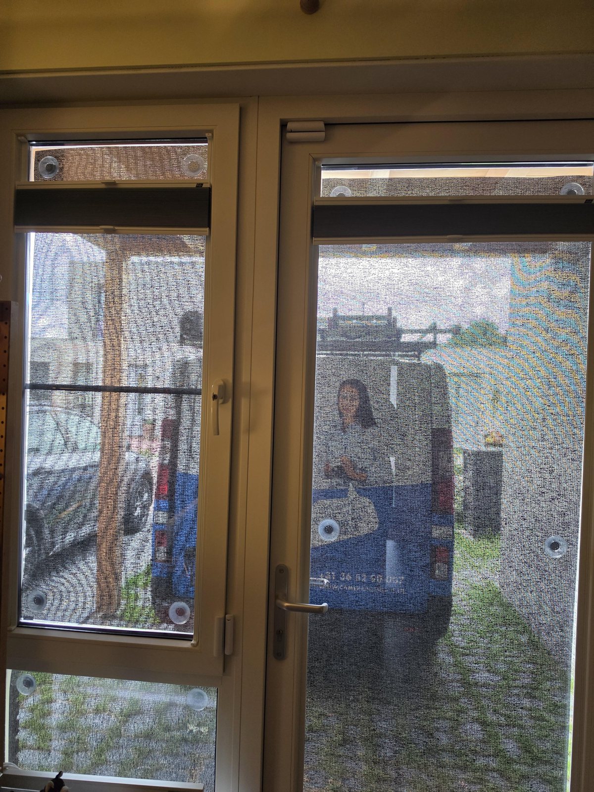 Ajax Superior DoorProtect op het kozijn, in de kleur van het kozijn