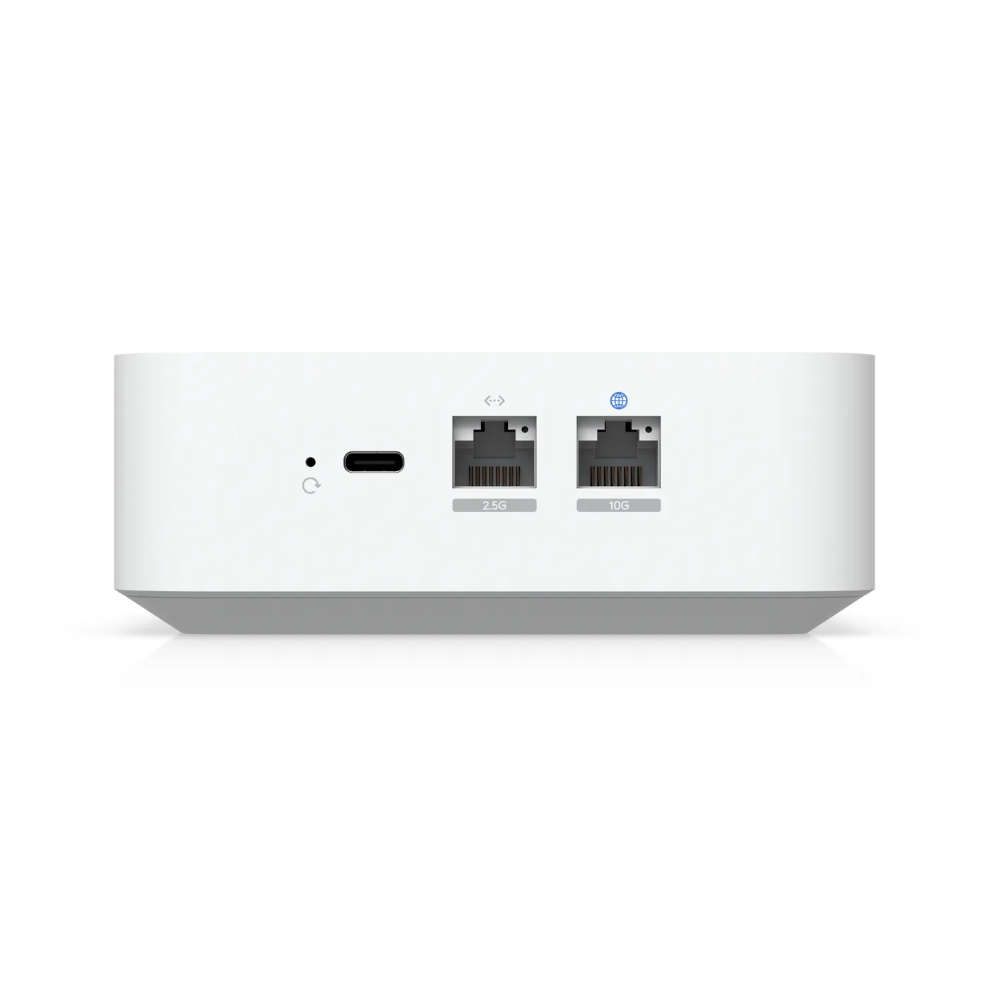 Achterkant van de UniFi Express 7 met een resetknop, een USB-C-aansluiting voor de voeding en twee netwerkpoorten