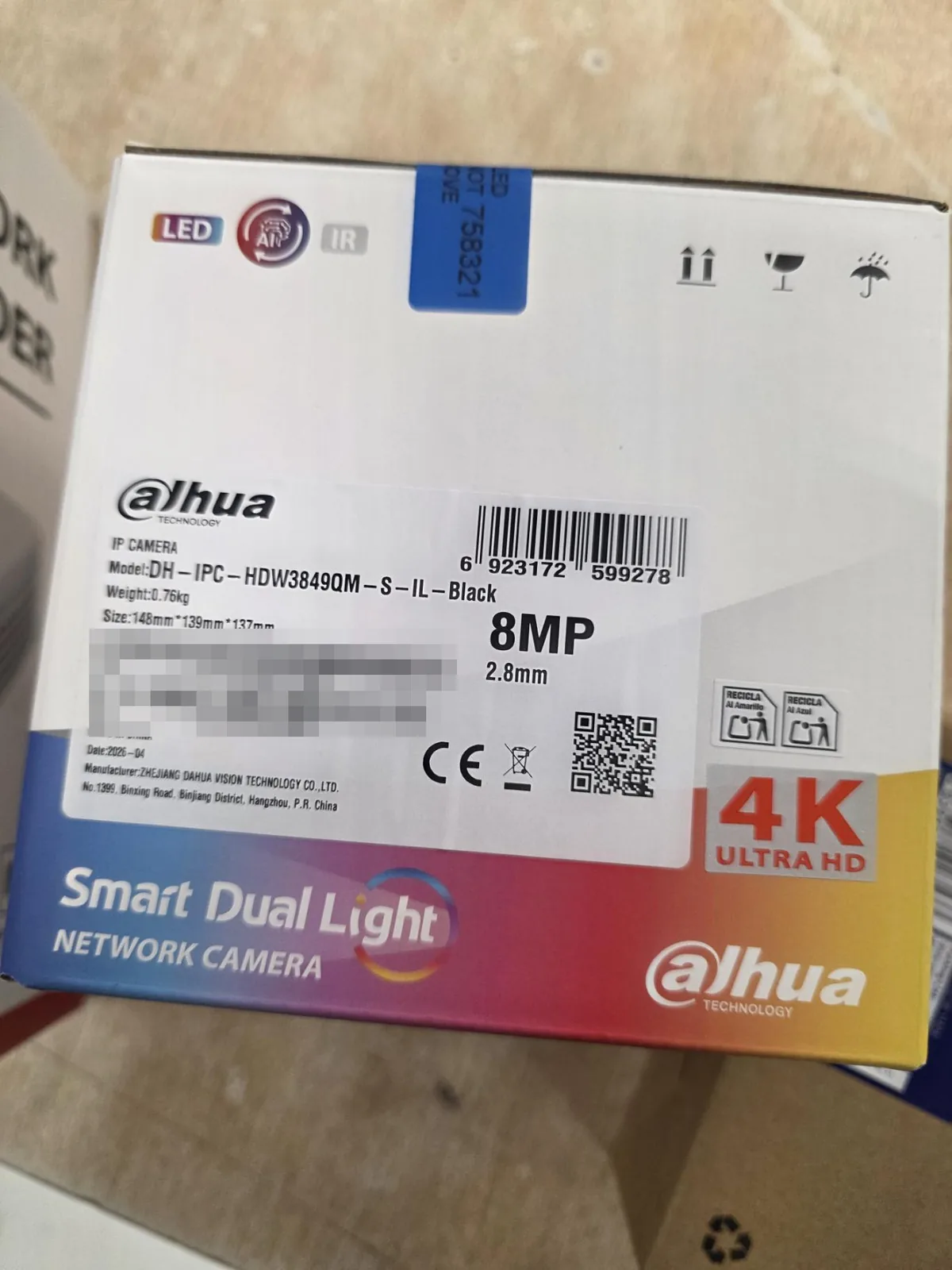 Doos van de Dahua IPC-HDW3849QM-S-IL in zwart, 8 MP, 2,8 mm, Smart Dual Light
