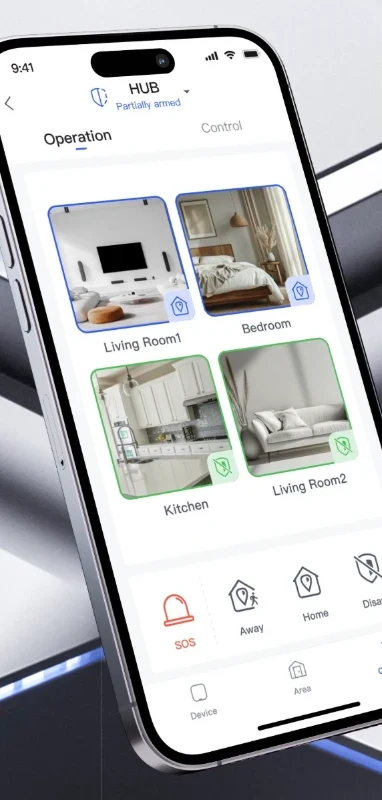 De DMSS-app met per ruimte het camerabeeld en de knoppen van het alarm