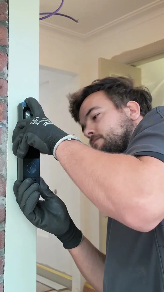 Video: Een G6-videodeurbel, stap voor stap geïnstalleerd