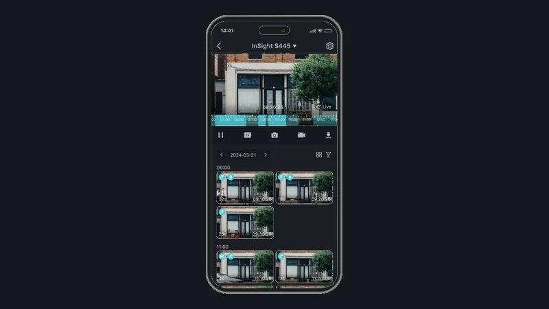 VIGI-app op een telefoon: live beeld van een camera met daaronder de opnames per tijdstip