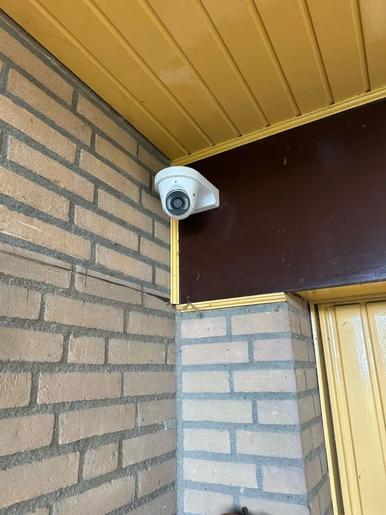 Analoog camerasysteem uit 2003 vervangen in Berlicum, op de kabel die er al lag